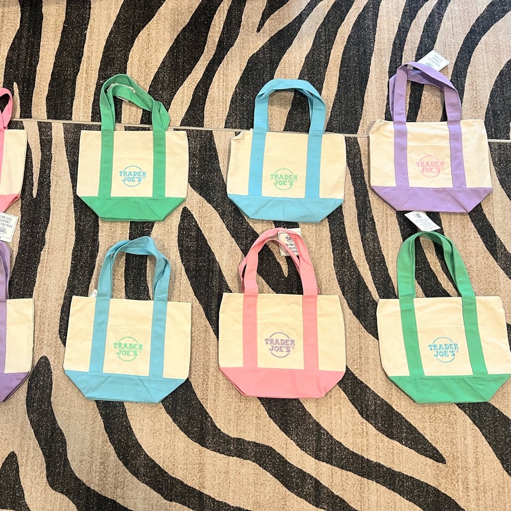 Trader Joes mini tote bags pastels spring edition